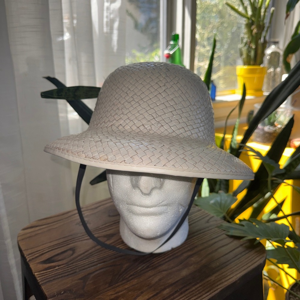 Vintage Style Woven Straw Safari Pith 24" CM Off White Sun Hat with Chin Strap